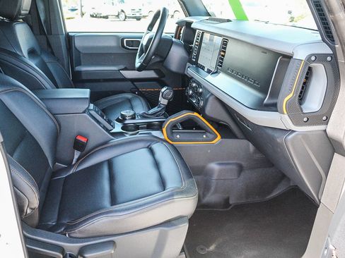 Certified 2023 Ford Bronco Badlands w/ Sasquatch Package AWD/4WD image 17