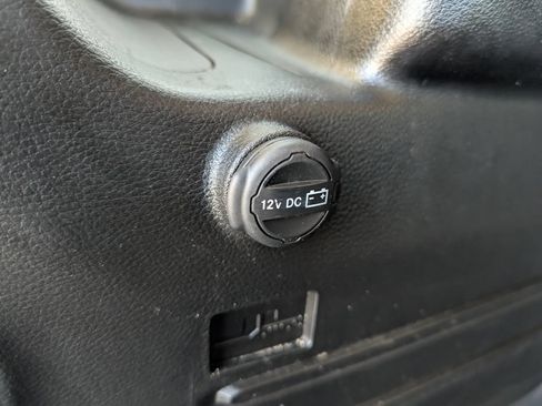 Used 2025 Jeep Wrangler Unlimited Sahara AWD/4WD image 11