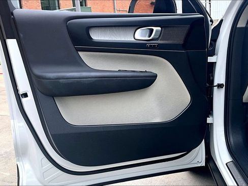 Certified 2026 Volvo XC40 B5 Plus AWD/4WD image 24