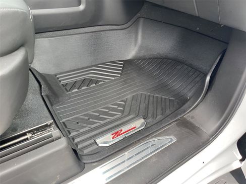 Used 2021 Chevrolet Silverado 1500 LTZ w/ LTZ Premium Package AWD/4WD image 39