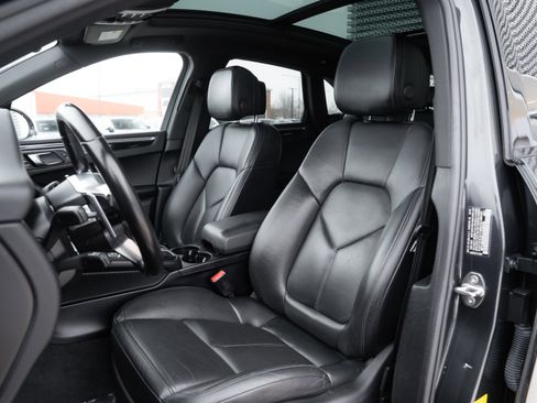 Used 2018 Porsche Macan S image 24