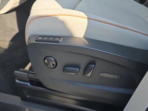 New 2025 Volkswagen ID. Buzz 1st Edition image 6