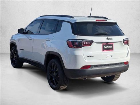 New 2026 Jeep Compass Latitude image 9