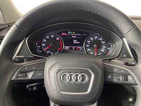 Used 2023 Audi Q5 2.0T Premium w/ Convenience Package image 23