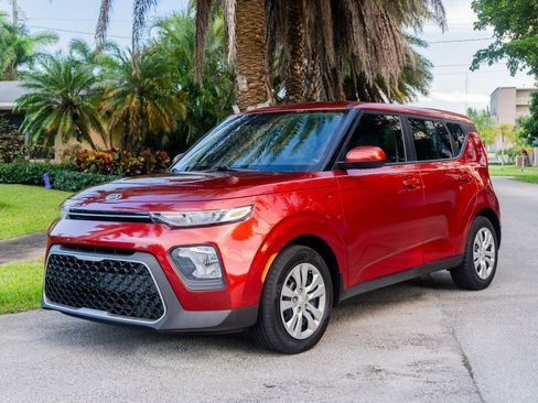 Used 2020 Kia Soul LX image 9