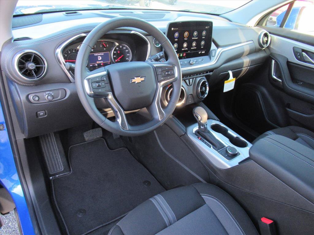 New 2025 Chevrolet Blazer LT FWD image 13