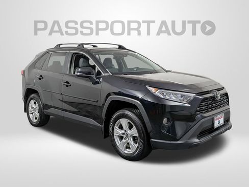 Used 2021 Toyota RAV4 XLE image 9