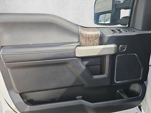 Used 2019 Ford F250 Lariat w/ Lariat Ultimate Package image 14
