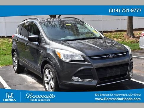 Used 2016 Ford Escape SE w/ Equipment Group 201A image 1