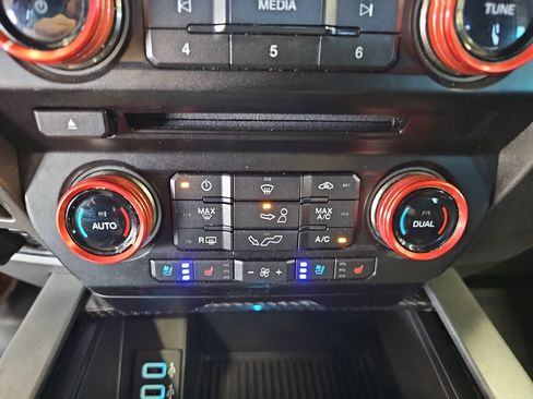 Used 2018 Ford F150 Raptor w/ Equipment Group 802A Luxury AWD/4WD image 22