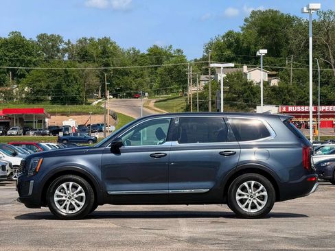 Used 2022 Kia Telluride LX AWD/4WD image 5