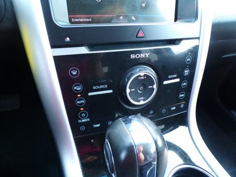 Used 2013 Ford Edge Limited AWD/4WD image 24
