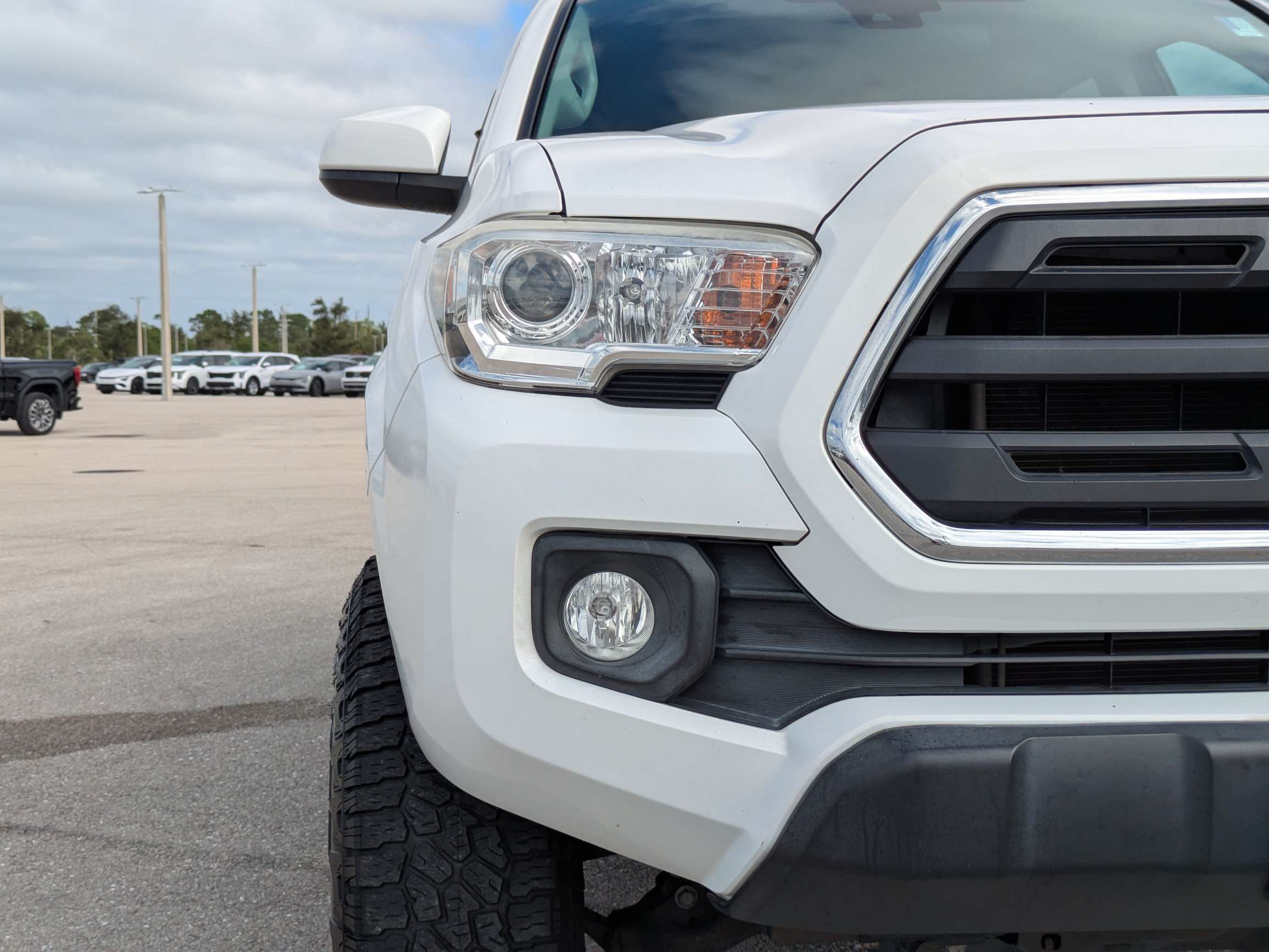 Used 2019 Toyota Tacoma SR5 RWD image 10