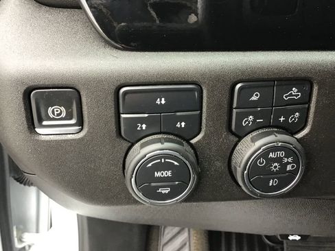 Used 2025 Chevrolet Silverado 2500 LT w/ Safety Package image 19