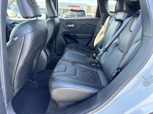 Used 2023 Jeep Cherokee Altitude Lux image 28