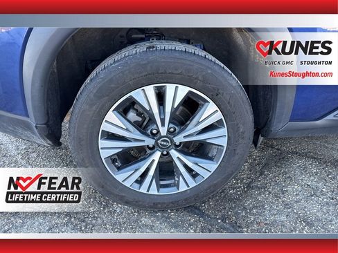 Used 2023 Nissan Rogue SV image 14