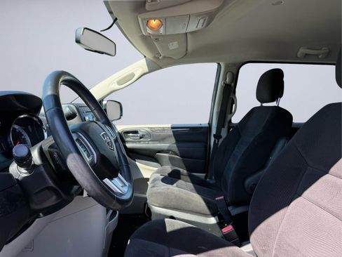 Used 2014 Dodge Grand Caravan American Value Package w/ UConnect Hands-Free Group FWD image 12