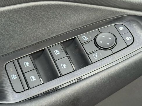 Used 2026 Nissan Rogue S image 17