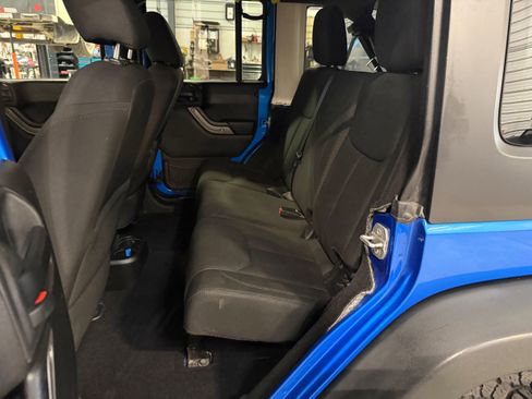 Used 2015 Jeep Wrangler Unlimited Sport w/ Quick Order Package 24S image 33