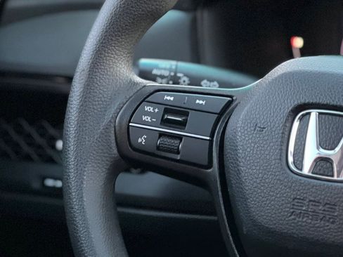 Used 2023 Honda Accord EX image 11