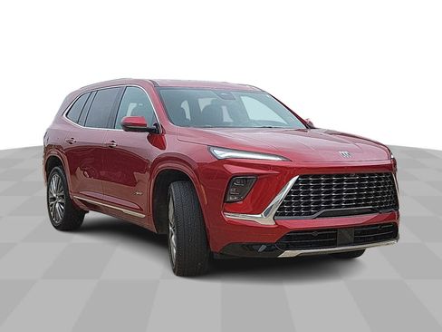 Used 2025 Buick Enclave Avenir w/ Trailering Package, 5000 lbs. FWD image 2