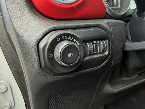 Used 2018 Jeep Wrangler Unlimited Rubicon w/ Safety Group AWD/4WD image 23
