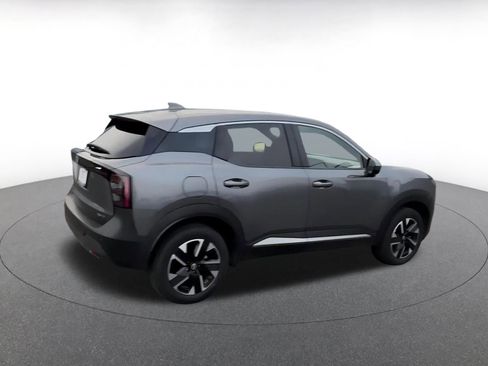 Used 2025 Nissan Kicks SV image 12