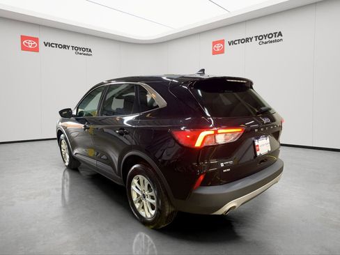 Used 2022 Ford Escape SE w/ Convenience Package image 4