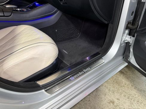 Used 2019 Mercedes-Benz S 560 Sedan image 32