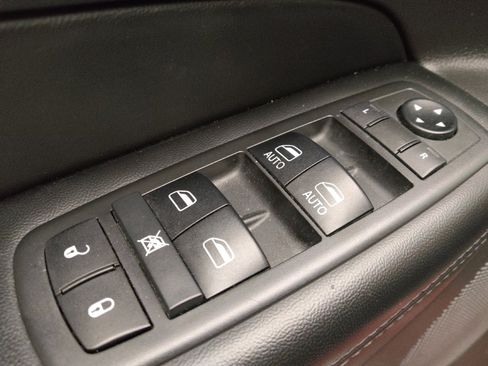 Used 2019 Jeep Grand Cherokee Altitude image 27