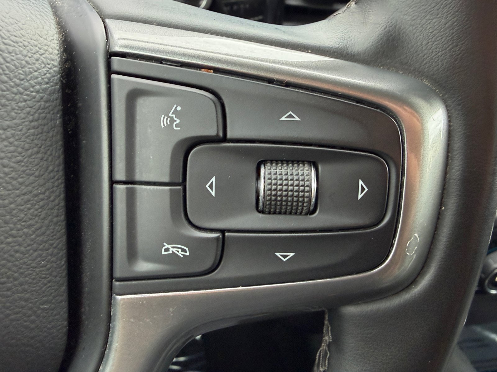 Used 2025 Chevrolet Silverado 3500 LT w/ Safety Package AWD/4WD image 23