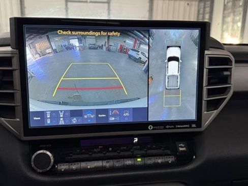 Used 2024 Toyota Tundra Limited image 37