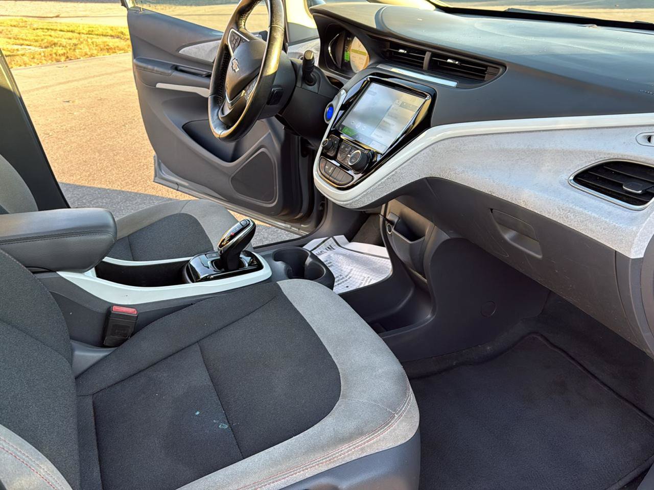 Used 2020 Chevrolet Bolt LT FWD image 26