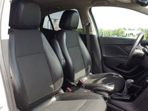 Used 2022 Buick Encore Preferred w/ Safety Package FWD image 21