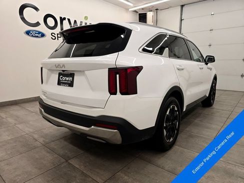 Used 2024 Kia Sorento S FWD image 5