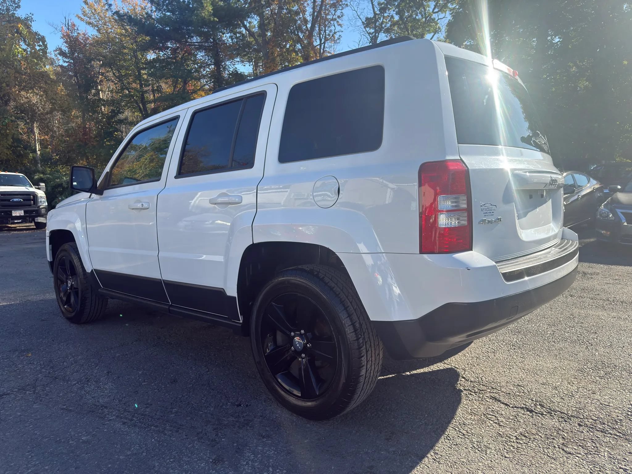 Used 2016 Jeep Patriot Latitude AWD/4WD image 5