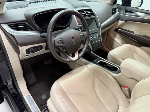 Used 2019 Lincoln MKC Premiere image 16