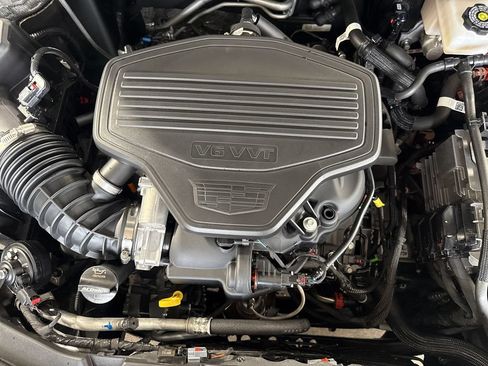 Used 2024 Cadillac XT5 Sportv w/ Technology Package AWD/4WD image 33