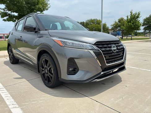 Used 2022 Nissan Kicks SR FWD image 4