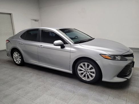 Used 2019 Toyota Camry LE FWD image 11
