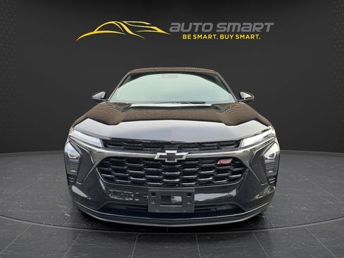 Used 2025 Chevrolet Trax RS FWD image 8