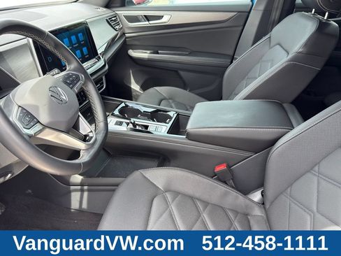 Used 2024 Volkswagen Atlas Cross Sport SE FWD image 10