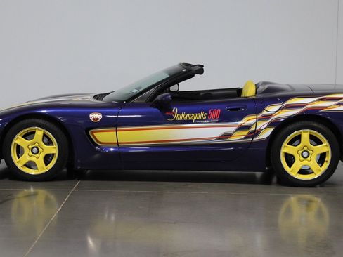 Used 1998 Chevrolet Corvette Convertible w/ Memory Pkg RWD image 19