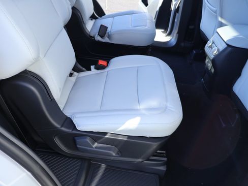 New 2026 Ford Explorer Platinum w/ LUX Leather Package AWD/4WD image 16