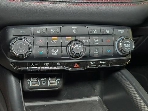 Used 2024 Dodge Durango GT AWD/4WD image 41