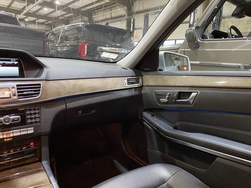 Used 2014 Mercedes-Benz E 350 Sedan image 4
