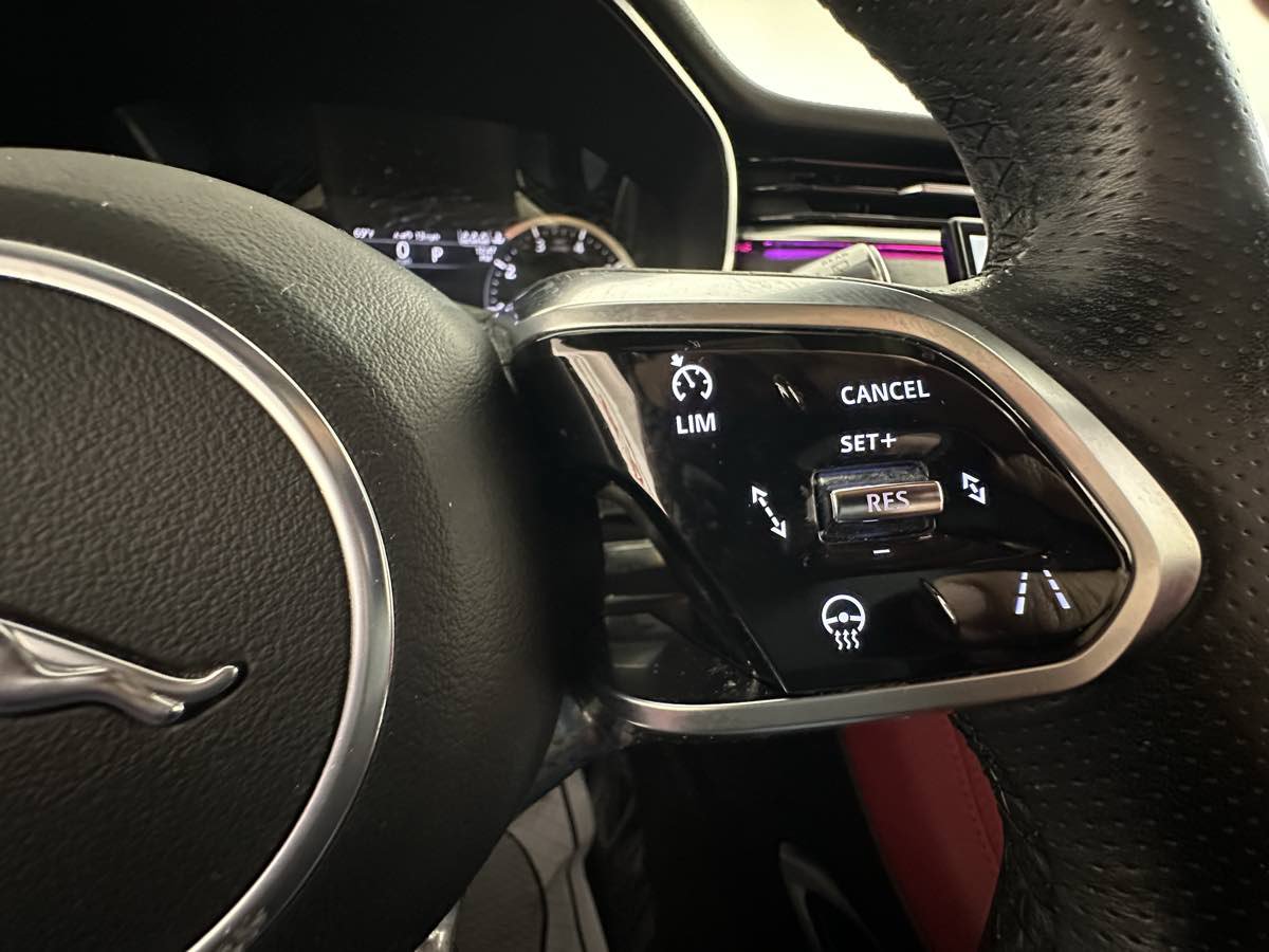 Used 2023 Jaguar F-PACE R-Dynamic S AWD/4WD image 32