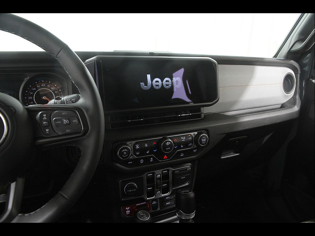 Used 2025 Jeep Wrangler Unlimited Sport AWD/4WD image 9