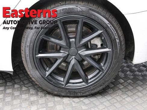 Used 2023 Tesla Model 3 Standard Range RWD image 8