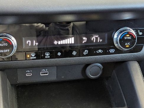 Used 2023 Mitsubishi Outlander SE image 24